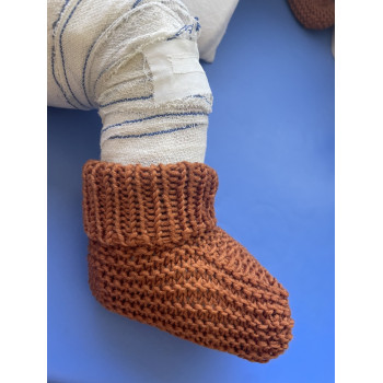 Chaussons adaptés aux plâtres et attelles