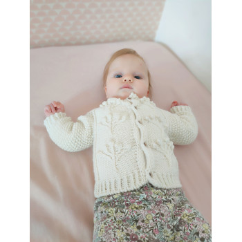 Tricot cardigan bébé sale