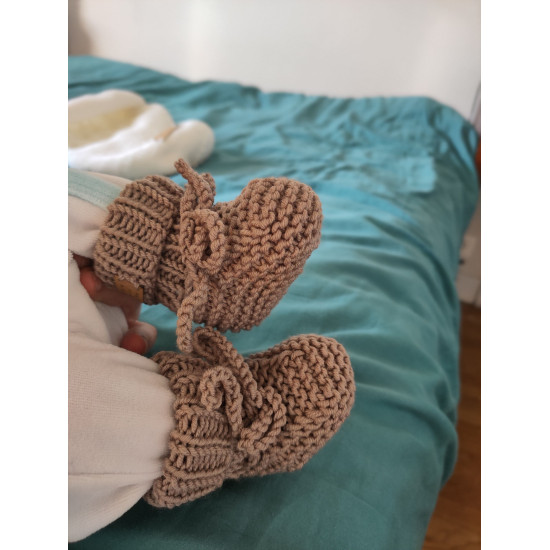 Evolving baby booties